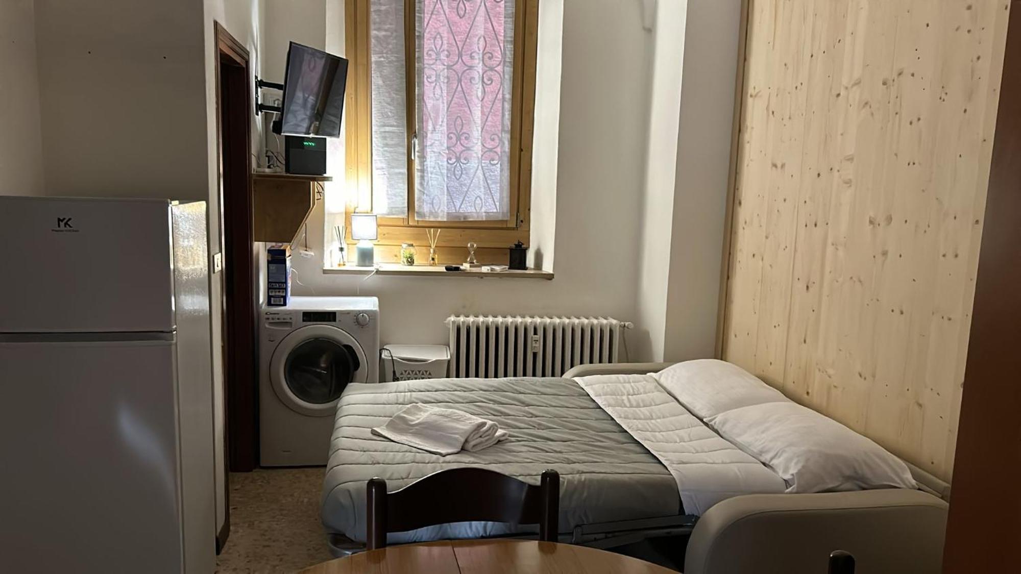 Flat In City Centre Tirano - 10 Minutes From Train Station Extérieur photo